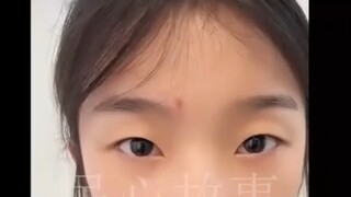 Cô gái xinh đẹp tk