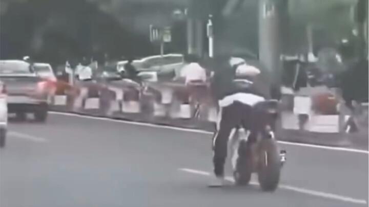 Máy chủ Trung Quốc Tôn Sách