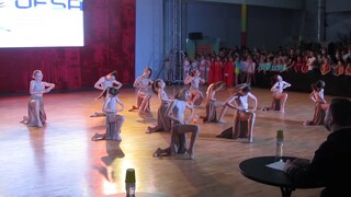 رقصة فتاة أوكرانية