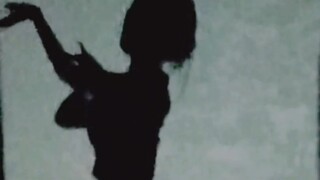 Telanjang di hadapan duri, mengapa kau diam saja, biarkan aku hancur dan layu