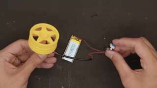 [Chinese subtitles] Sanago_3D pen made Crayon Shin-chan and his father riding a bicycle figurine (vs