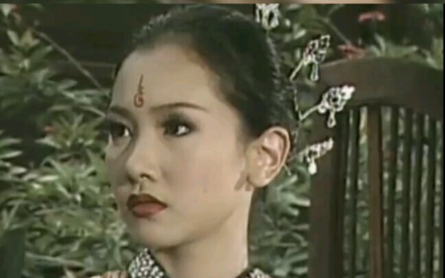 Sister Moon’s dancing skills have remained the same for ten years!