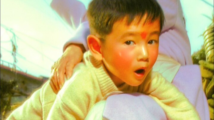 “แม่จ๋า! ช่วยดึงฉันไว้ อย่าให้ฉันโตขึ้นเลย!” วัยเด็กที่เลือนรางไร้ขอบเขต กลับดูเหมือนช่วงเวลาแห่งควา