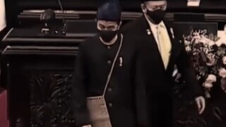 menghormati buat presiden jokowi widodo yang sudah berjuang 🥲