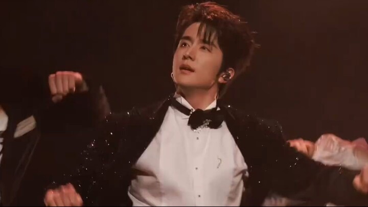 Zhang Xincheng จางซินเฉิง * cover dance * song: dangerous