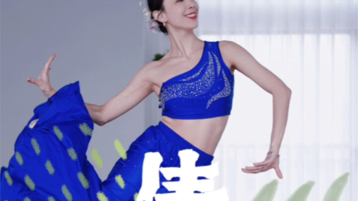It's a Dai dance. Don't dance it like a gangster. Original by @谢十二 #The whole internet is dancing th