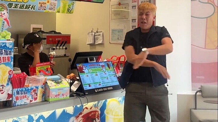 【เวทีสุดแหวกแนว】529 นี่จะต่างอะไรจากการถ่ายในร้านหมี่เสวี่ยปิงเฉิง?