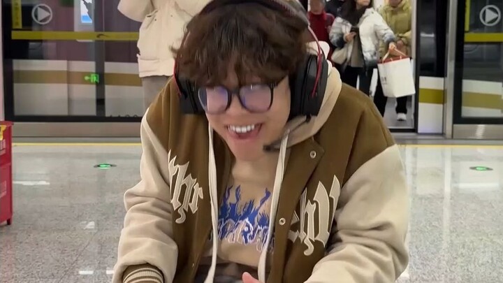 "Diri yang Kamu Lihat vs Diri yang Sebenarnya"