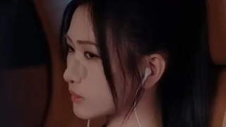 Gadis angkat diintimidasi putus hubungan keluarga, dibawa CEO berkuasa