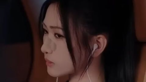 Gadis angkat diintimidasi putus hubungan keluarga, dibawa CEO berkuasa