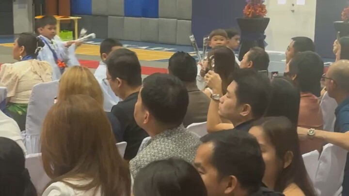 愿你把梦想放在心底，化为最坚定的力量。不管路上多坎坷，那份坚持一直在；不管风景多变幻，那份努力一直在。新的一天，早安！