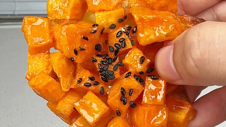 Tidak heran para netizen generasi ini bisa memikirkan cara membuat kue ubi jalar yang begitu lezat—s