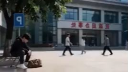 (เต็มเรื่อง) หนุ่มป่วยมะเร็งสมอง ปลุกระบบดูดวงวันละ 3 ครั้งเพื่อต่ออายุและรับราง