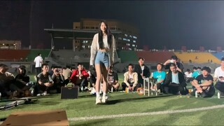 Chị gái lớn tuổi được ưu tiên lựa chọn người phối ngẫu trong suốt bốn năm đại học