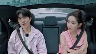 เมื่อ Wang Yuwen และ Lin พูดคุยเกี่ยวกับ Hu Ge เนื่องจากบริษัท Hu Ge เข้าร่วม เขาเป็นโบรชัวร์การลงทุ