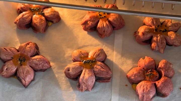 Kue Sakura yang Sulit Dibedakan Antara Asli dan Palsu