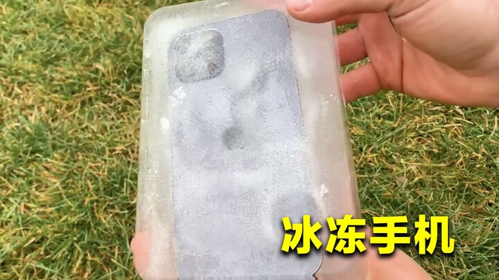 iPhone ราคา 999 ดอลลาร์สหรัฐ เมื่อแช่น้ำจนกลายเป็นก้อนน้ำแข็ง หลังจากละลายน้ำแข็งแล้วจะยังใช้งานได้ป