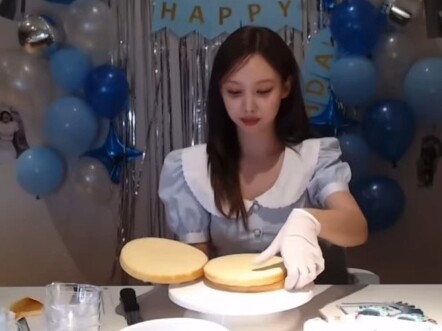 JYP’s cake-throwing girl group
