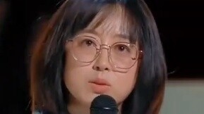Sungguh gadis yang kejam dan tak berperasaan! Setiap dialog dalam acara bincang-bincang itu lucu dan