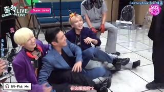 Pertunjukan tari acak SJ variety show Korea, Shindong meniru Kai, Donghae tertawa terbahak-bahak hin