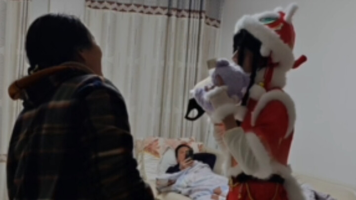 เมื่อคุณแต่งคอสเพลย์ผู้หญิงแล้วกลับบ้านไปเจอพ่อแม่