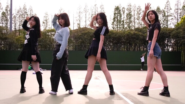 Kill this love—เกมบาสเก็ตบอล Black Pink กองกลางนักเรียนมัธยมต้นเต้นคัฟเวอร์คลับส่วนตัว Weiyu RED