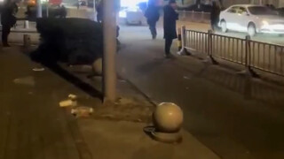 这么危险的冲卡，向警察叔叔致敬。