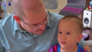 张拿铁为父剃发