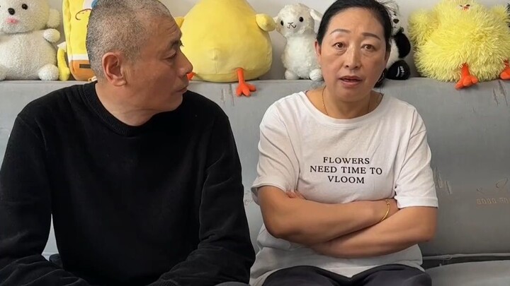 It’s Chinese New Year! My dad’s tricks for making Mom happy are getting better and better!