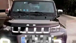 The double yellow line is an invisible wall—please don't ignore it.