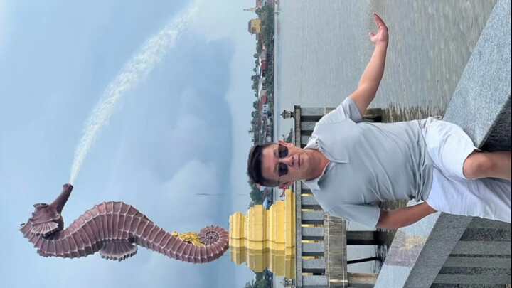 Bạn có thể ghép giọt nước lên tay tôi được không?