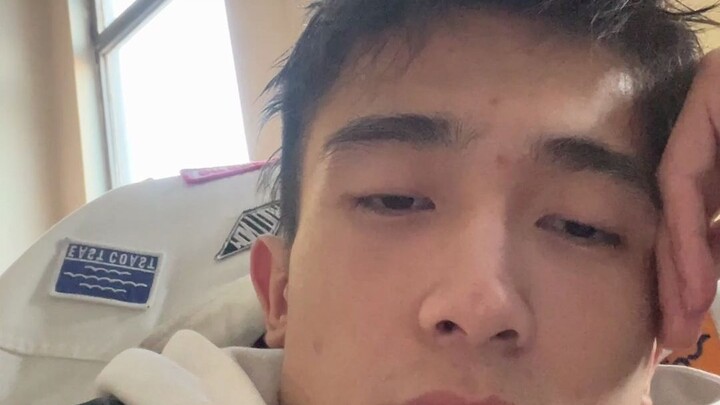 完了~好像有症状