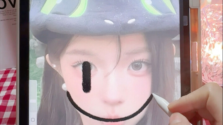 วาดเสร็จปุ๊บก็โดนเจ้าของกระทู้ด่าเลย ด่าว่าทำไมไม่รีบวาดภาพโปรไฟล์ให้เธอเร็วกว่านี้ เจ้าของกระทู้น่า