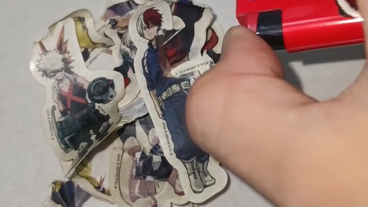 Dán decal mấy năm mới biết đó là Học viện Tủ!