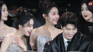 Hahaha, bốn người ghép lại thành ba bộ phim, Dương Tử cùng dàn diễn viên với Tử Mỹ, vòng tròn bạn bè