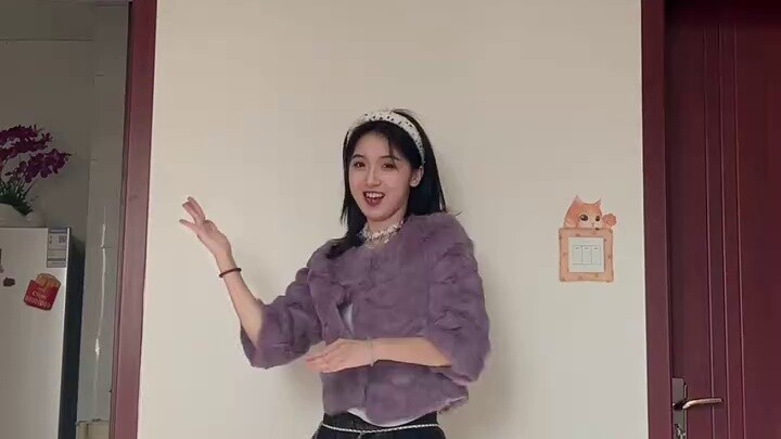 【欧冰_Icy】Sang putri telah tiba! Minggir! Akhirnya aku bisa menarikan tarian Red Beibei!