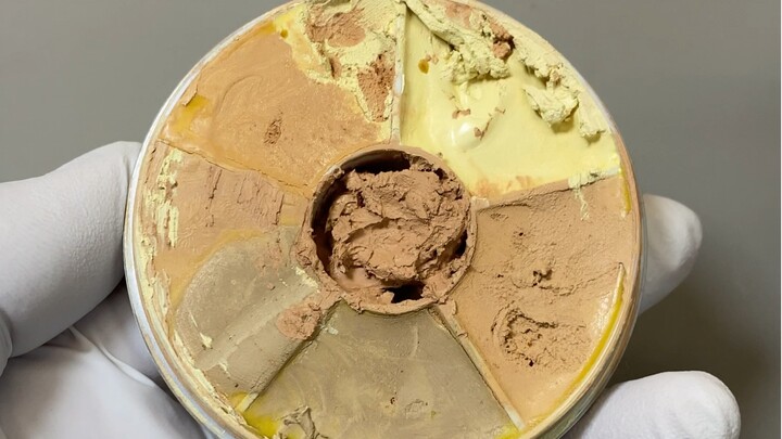 "Warna Nomor Satu yang Dibebaskan"