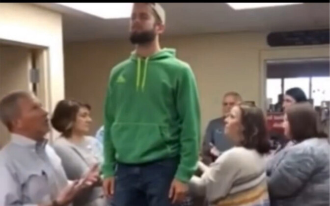 Dia tidak akan mempercayai siapa pun lagi di masa depan