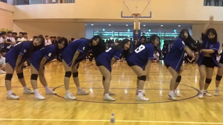 Korean high school students dance medley, and the male classmates are crazy