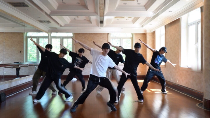 【ติงเฉิงซิน】ห้องฝึกซ้อมที่ไม่มีเครื่องแต่งกายและอุปกรณ์ช่วยเสริม ยิ่งทำให้เห็นได้ชัดว่าการเต้นของติง