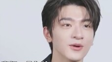 May mắn thay, Lin Yi đã nhảy Troublemaker tại buổi hòa nhạc của Huang Minghao nên chúng tôi giả vờ n