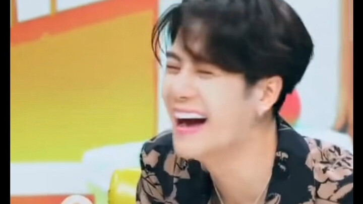 Comedians really shine in all their glory… Hahaha!