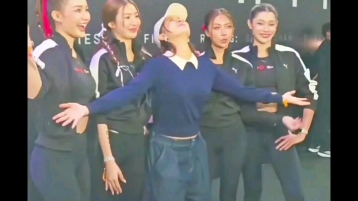 Tungpang Jessie cái cảm giác thân thuộc này cũng vô địch luôn rồi