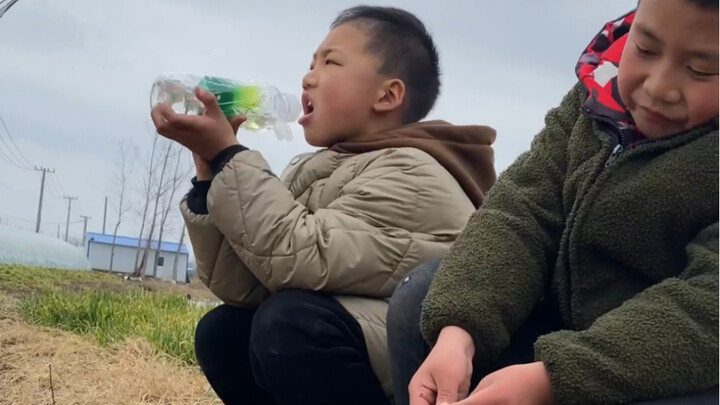 I’m really amazed by you, you sly dog! Then I won’t hold back anymore!