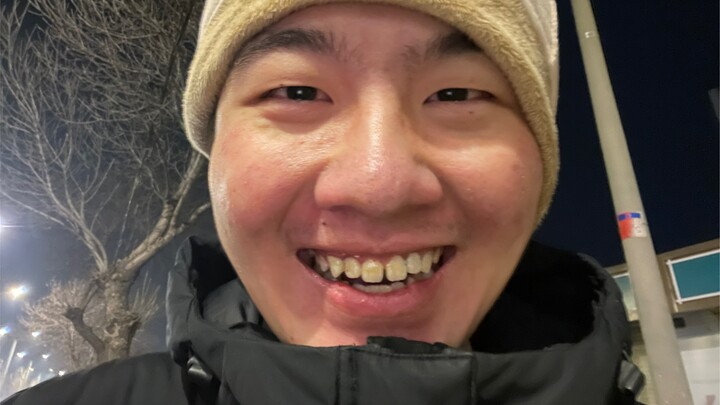 上了大学是该先学抽烟还是先学喝酒？