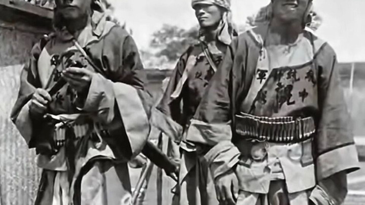 Tenggak semangkuk air ini, genggam sebatang jerami ini, anggap saja dirimu kebal dari segala senjata