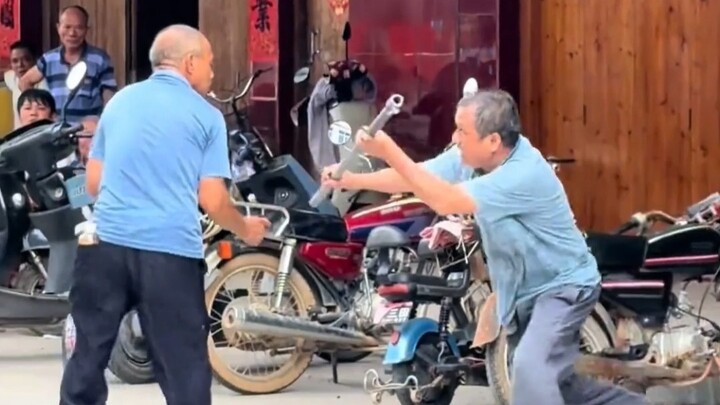Đánh nhau trên đường phố Quảng Tây thật dữ dội!