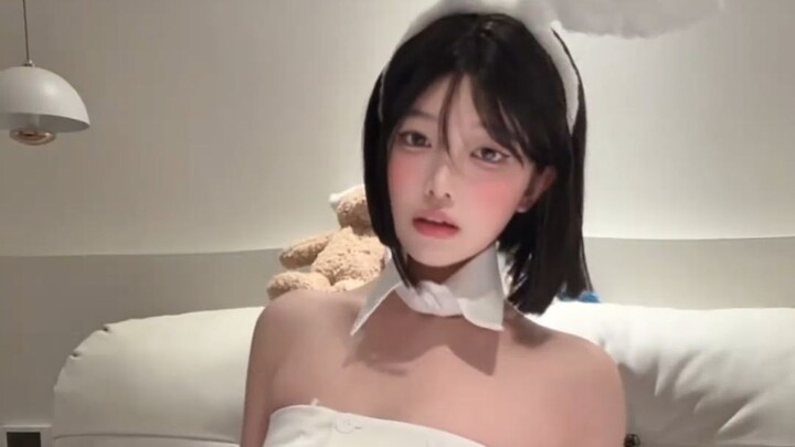 Let's take a look at the proportions of this cutie