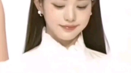 Jang Won-young | Some of this girl’s cold-face moments