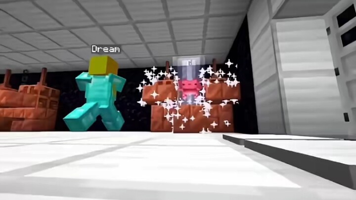 Minecraft: What if you discover the enemy's base!